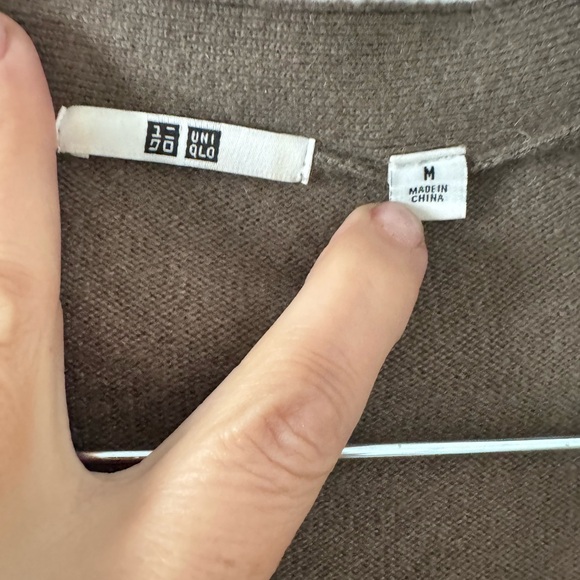 Uniqlo Mocha Cashmere V-neck Cardigan - Picture 2 of 8